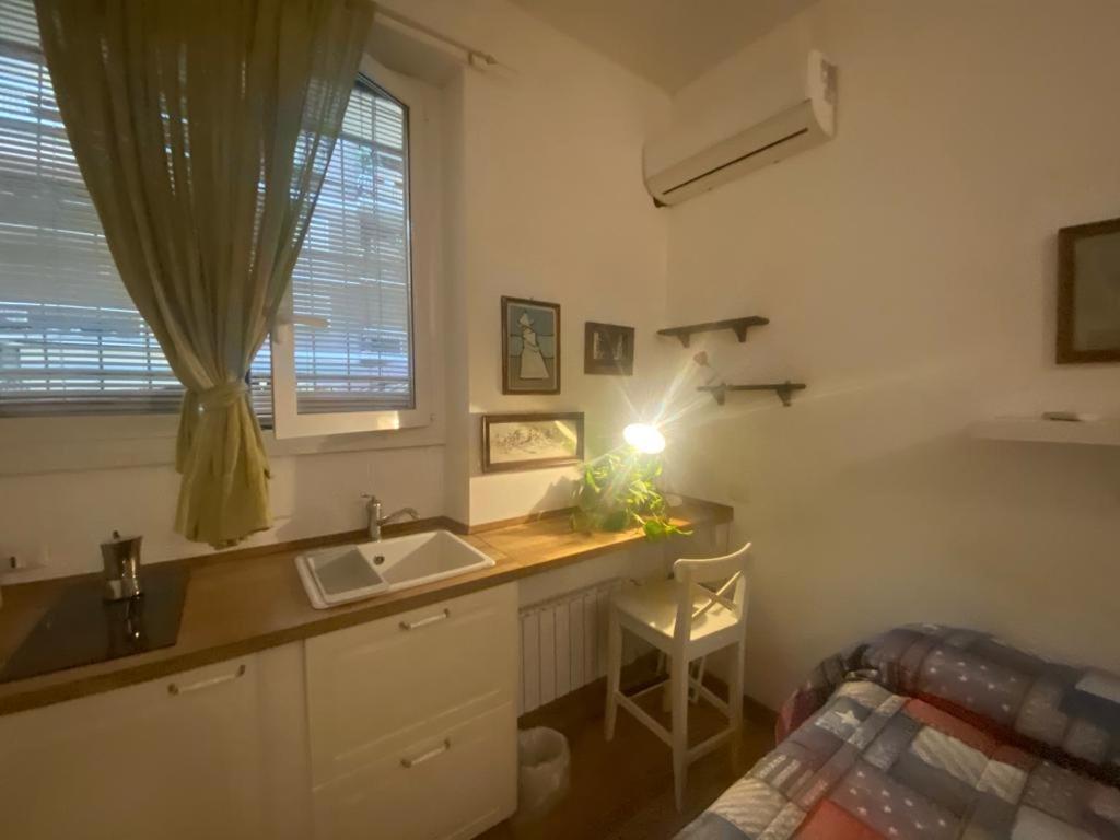 Piccolo E Indipendente A Garbatella Apartment โรม ภายนอก รูปภาพ